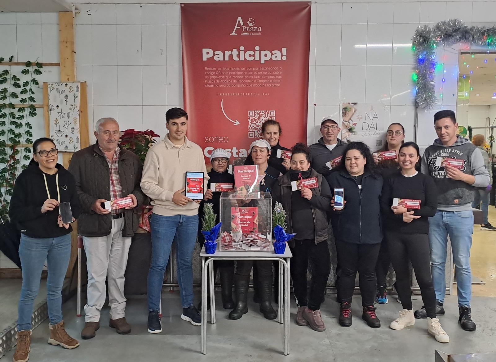 Presentacion do sorteo na praza de abastos de Redondela.jpg